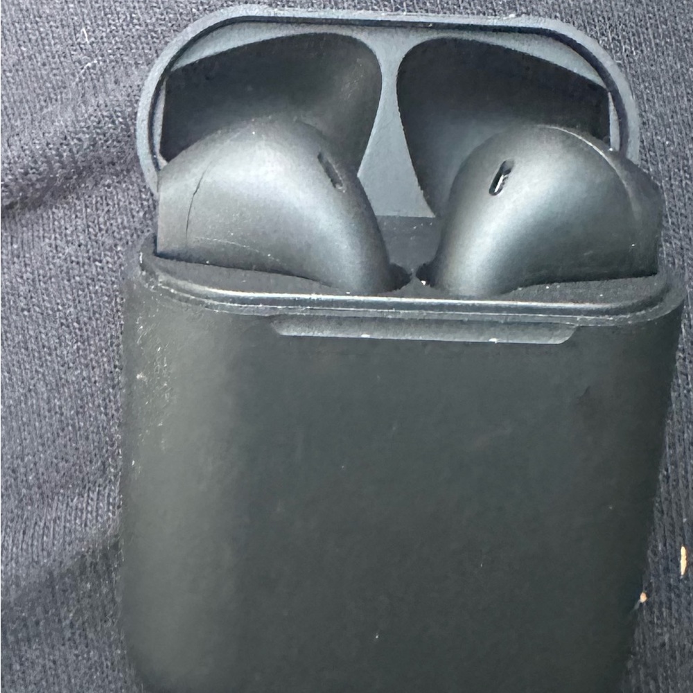 Bluetooth earbuds